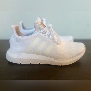 Women’s Adidas swift run